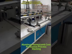 Proces produkcji rdzenia pszczół miodnych z aluminium: układanie