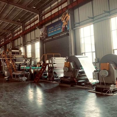 Kontynuacyjna linia produkcyjna płyt kompozytowych z pączkami miodnymi