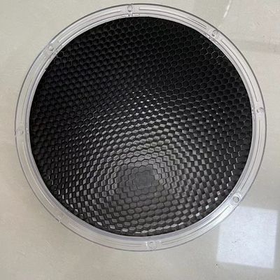 Aluminiowe grille z pączkami mogą być dostosowane do potrzeb