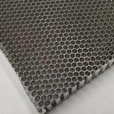 Płytka z miodu z aluminium kwadratowego z izolacją akustyczną używana do kabin ochrony maszyny