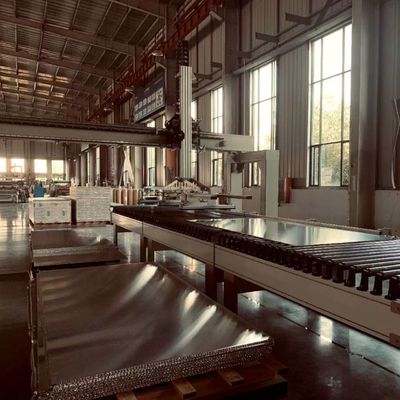 Urządzenia linii produkcyjnej z ciągłego aluminiowego paneli z pączków miodnych