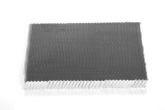 Filtr powietrza z otworami nachylonymi 5052 Aluminiowy rdzeń pszczół miodowych