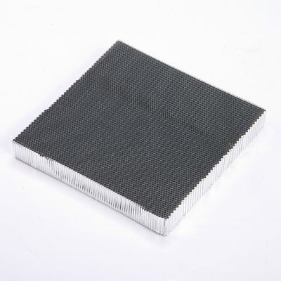 Ultra Mała Długość boku 0,6-2,5 mm 3003 Aluminiowe panele rdzeniowe z pączków miodnych Mikroporowe