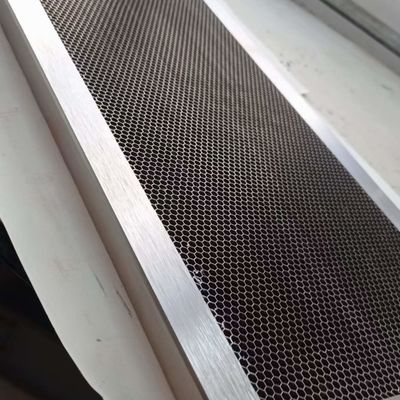 316L Złożona ze stali nierdzewnej węzeł pączkowy węzeł pączkowy węzeł pączkowy 1200 * 2000mm dla osłony EMI