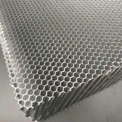 Węgło nachylone 20 stopni Al3003 Aluminium Honeycomb Core Slant Porous For EMI Materials