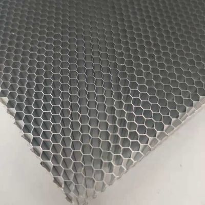 Przemysłowy rdzeń aluminiowy o wymiarach 48x96"