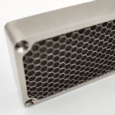 Ramię ze stali nierdzewnej Metalowe rdzenie pszczół miodnych 20x20mm Do osłony EMI