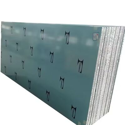 Aluminiowe panele o strukturze plastra miodu o grubości 15 mm i 25 mm do zewnętrznej ściany budynku